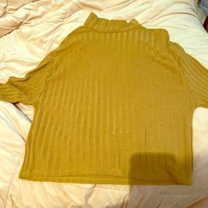 Long sleeve crop top